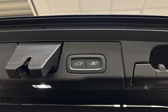 Volvo XC60 20 of 28