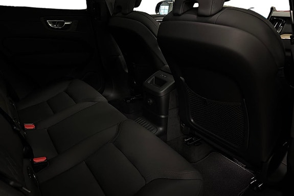 Volvo XC60 11 of 28