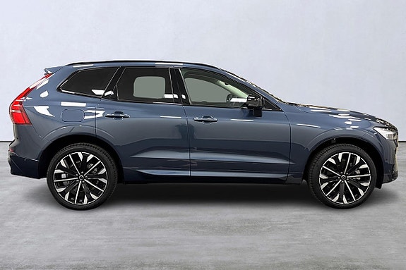 Volvo XC60 3 of 28
