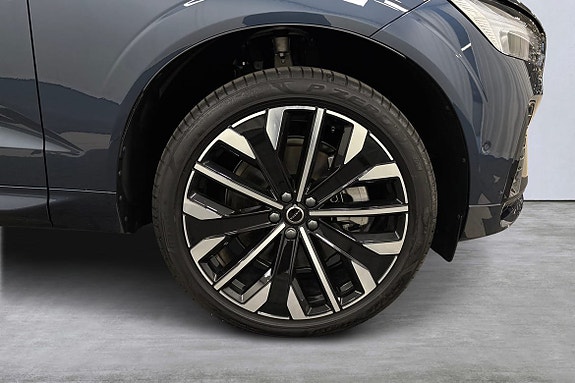Volvo XC60 14 of 28
