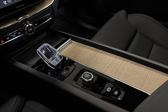 Volvo XC60 16 of 28