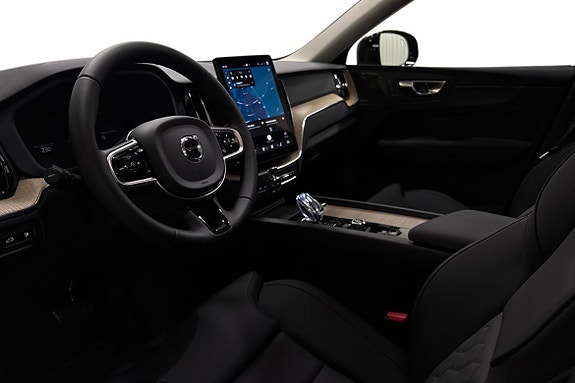 Volvo XC60 8 of 28