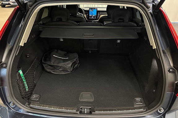 Volvo XC60 13 of 28