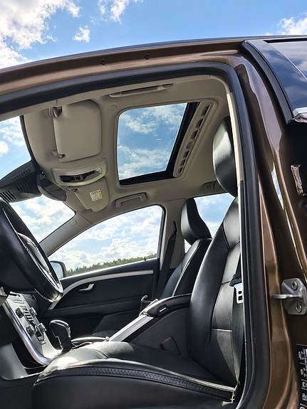 Volvo XC70 9 of 14
