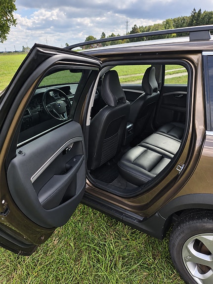 Volvo XC70 7 of 14
