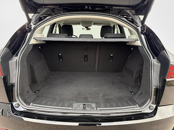 Jaguar E-PACE 12 of 14
