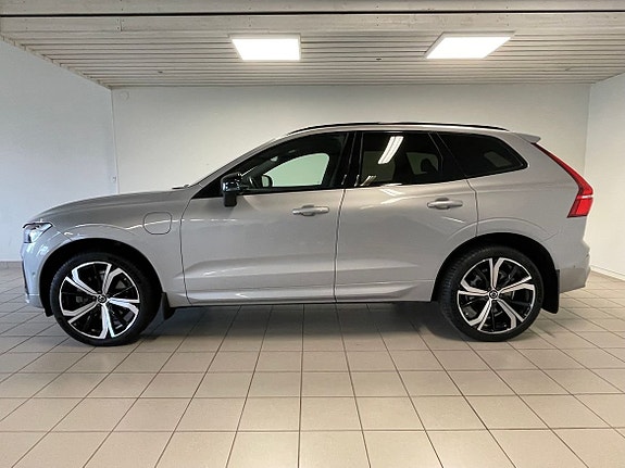 Volvo XC60 2 of 8