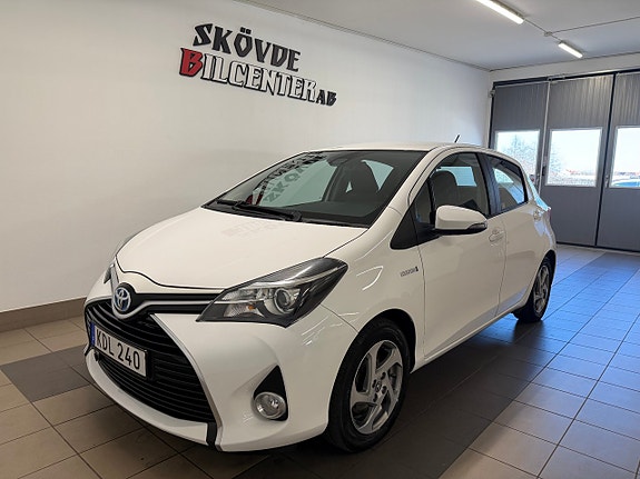 Toyota Yaris 2 of 8