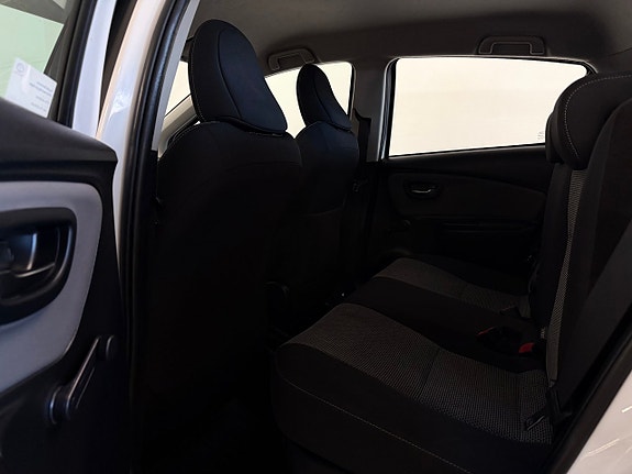 Toyota Yaris 8 of 8