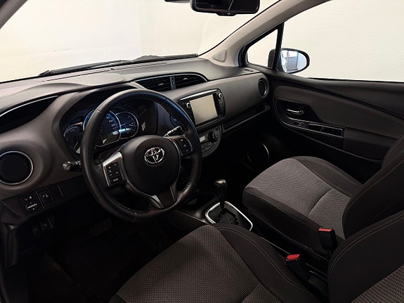 Toyota Yaris 6 of 8