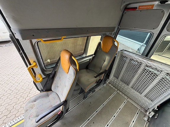 Volkswagen Caravelle 17 of 28