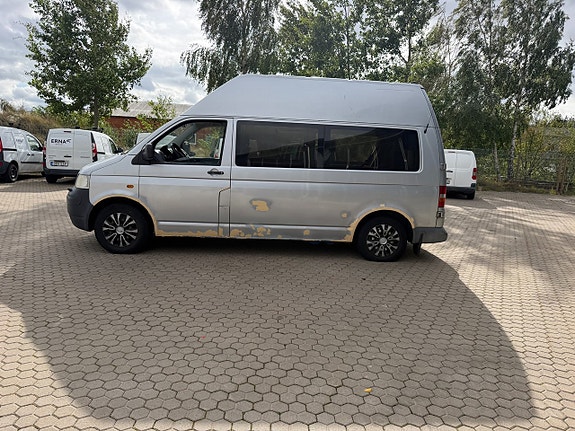 Volkswagen Caravelle 4 of 28