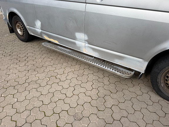 Volkswagen Caravelle 9 of 28