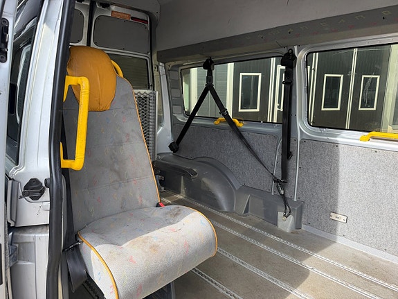 Volkswagen Caravelle 11 of 28