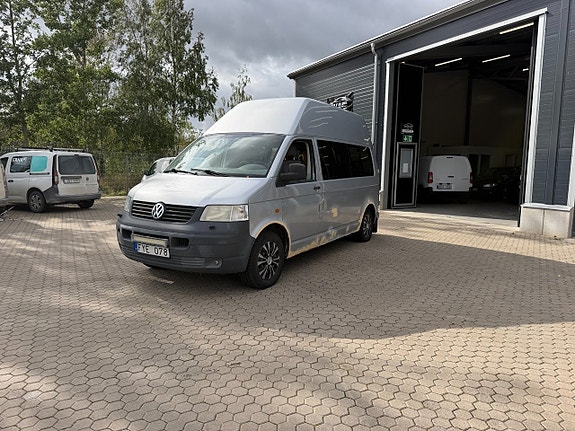 Volkswagen Caravelle 2 of 28