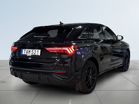 Audi Q3 6 of 25