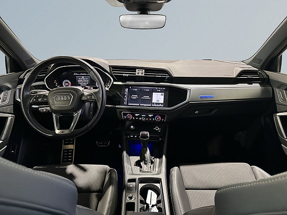 Audi Q3 8 of 25