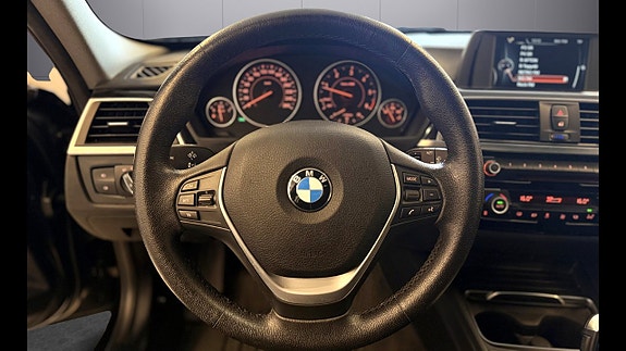 BMW 320d 20 of 25