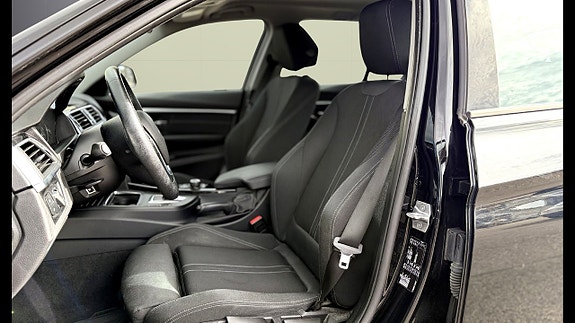BMW 320d 13 of 25