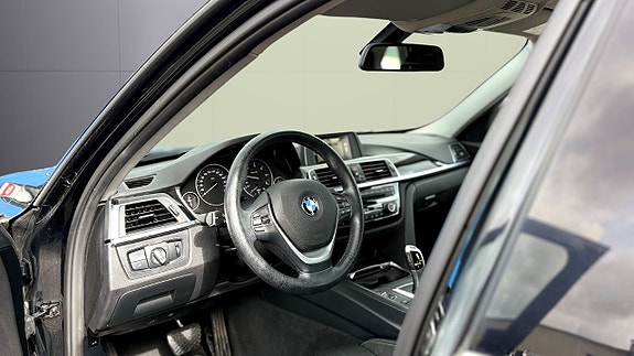 BMW 320d 12 of 25