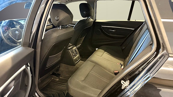 BMW 320d 16 of 25