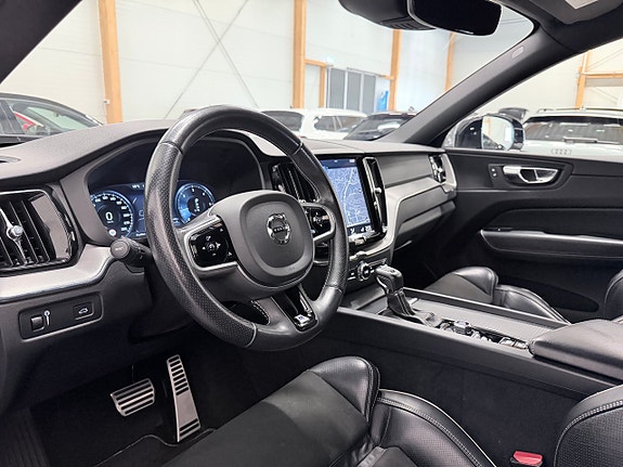 Volvo XC60 13 of 19