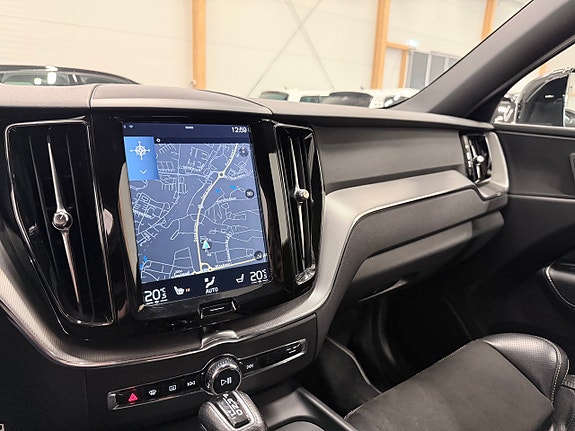 Volvo XC60 15 of 19