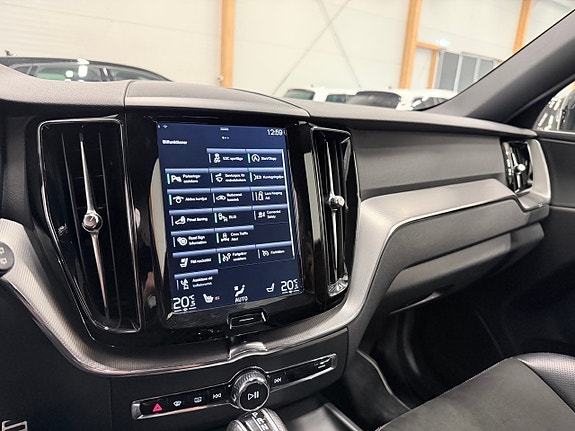 Volvo XC60 16 of 19