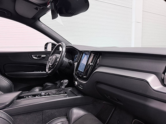 Volvo XC60 17 of 19
