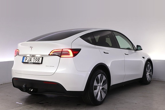 Tesla Model Y 5 of 27