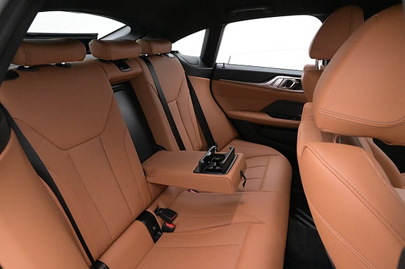BMW i4 25 of 27