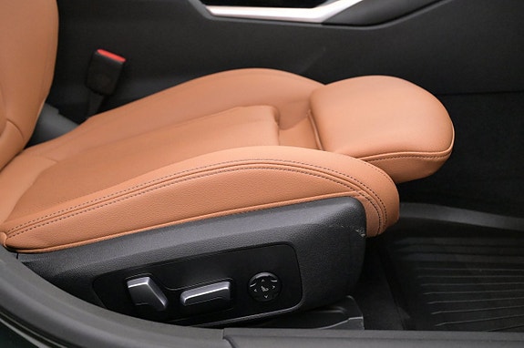 BMW i4 16 of 27
