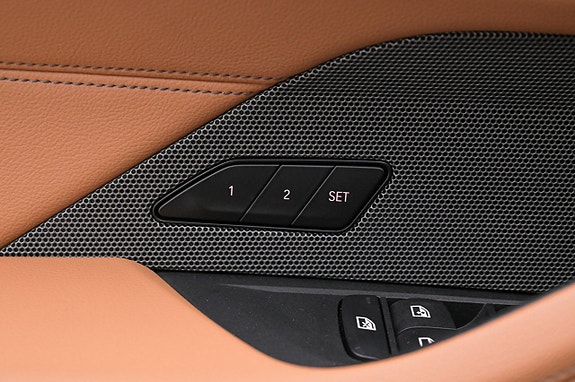 BMW i4 12 of 27