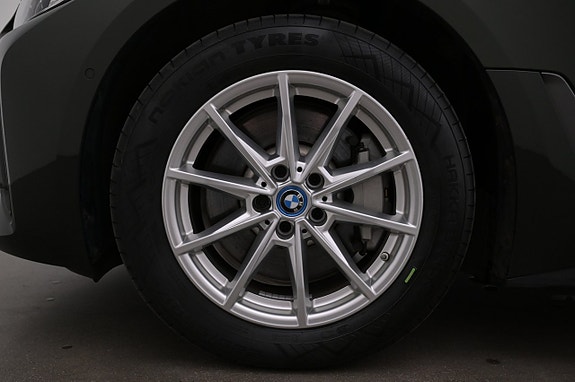 BMW i4 27 of 27