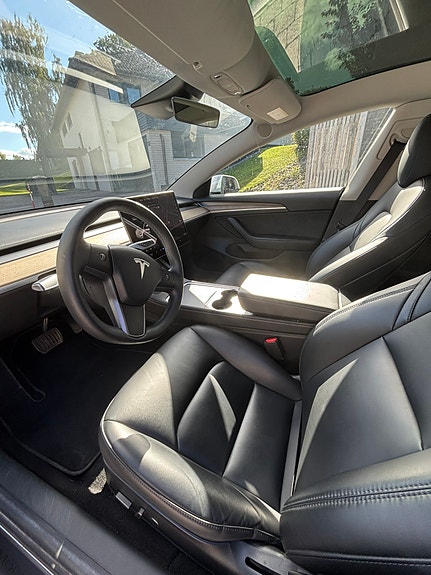 Tesla Model 3 9 of 12