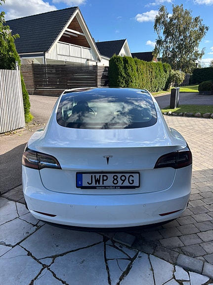 Tesla Model 3 6 of 12