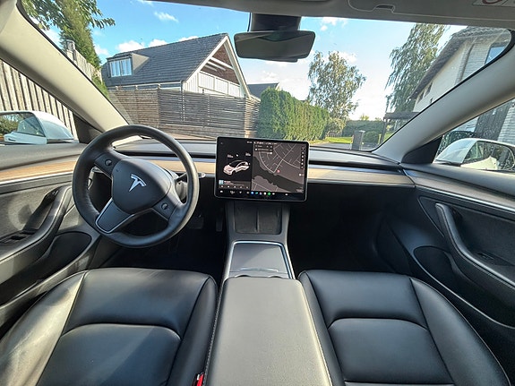 Tesla Model 3 10 of 12