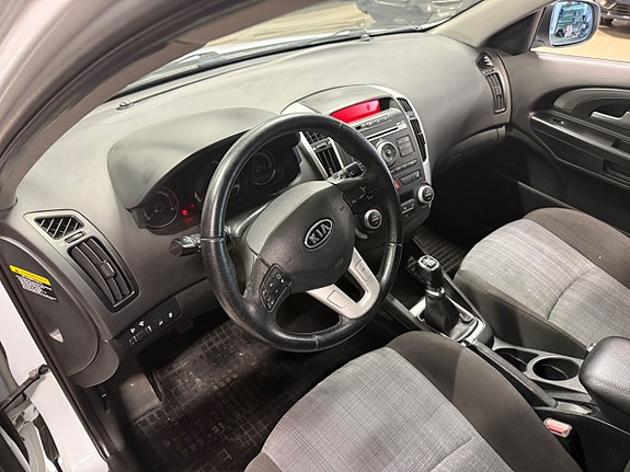 Kia Ceed 12 of 21