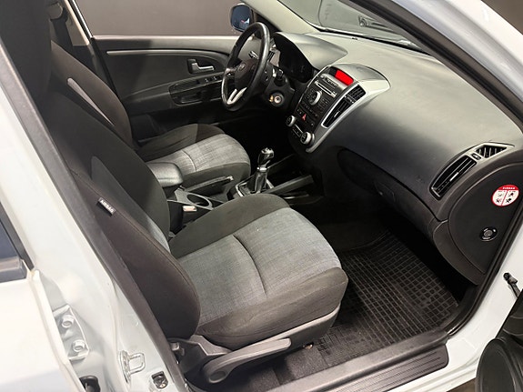 Kia Ceed 14 of 21
