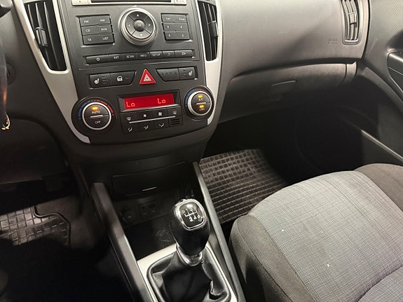 Kia Ceed 21 of 21
