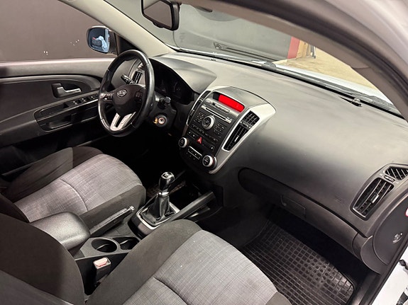 Kia Ceed 15 of 21