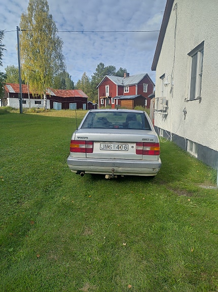 Volvo 850 3 of 4