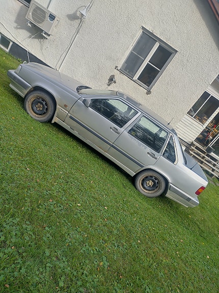 Volvo 850 2 of 4