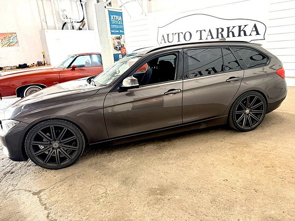 BMW 328i 8 of 13