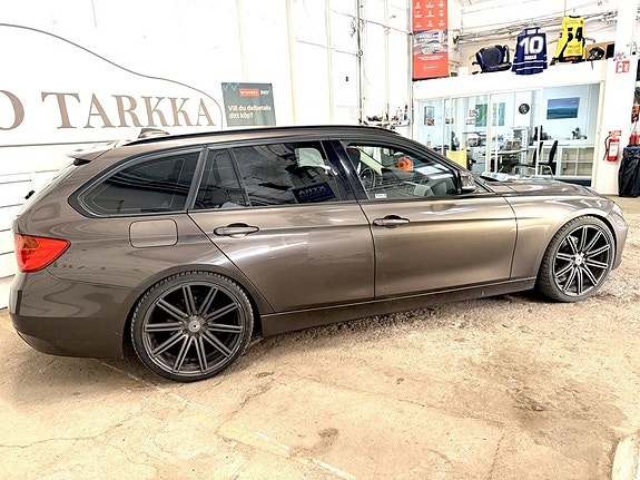 BMW 328i 4 of 13