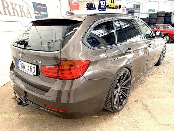 BMW 328i 5 of 13
