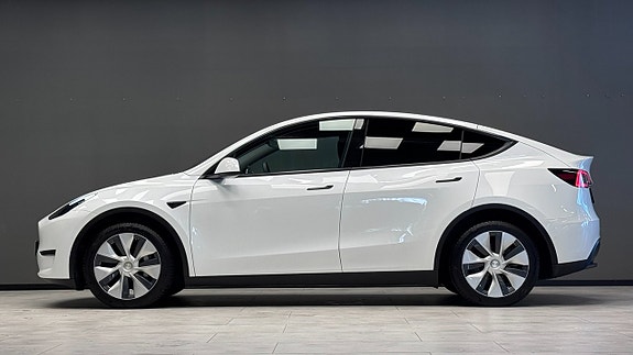 Tesla Model Y 6 of 21