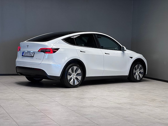 Tesla Model Y 2 of 21