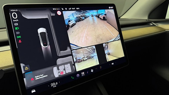 Tesla Model Y 13 of 21