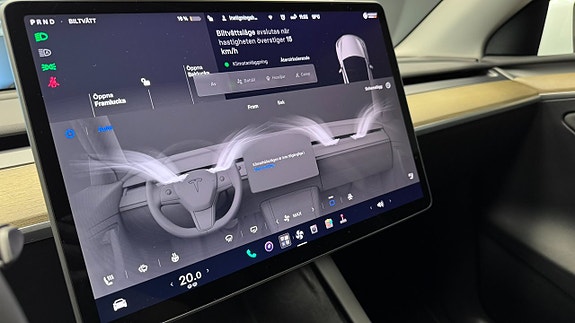 Tesla Model Y 15 of 21